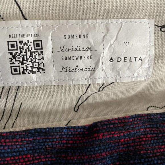 SOMEONE SOMEWHERE Delta Airline Premium Amenity Toiletry Kit Pouch With Eye Mask - Picture 4 of 4